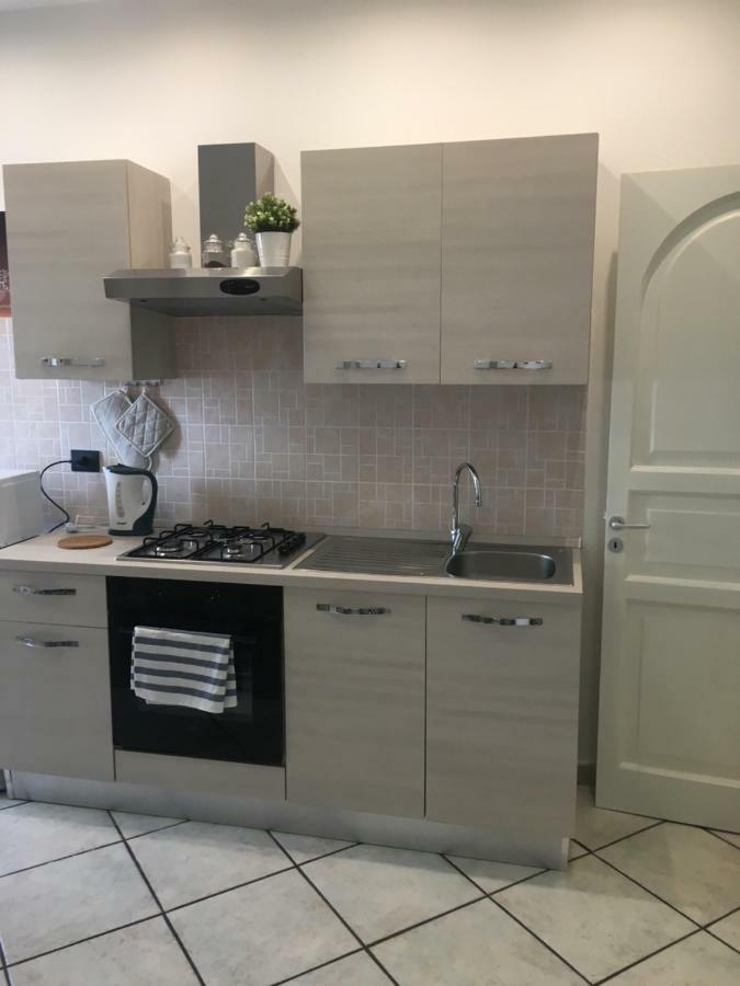 Luxurious Street Apartments Катания Экстерьер фото